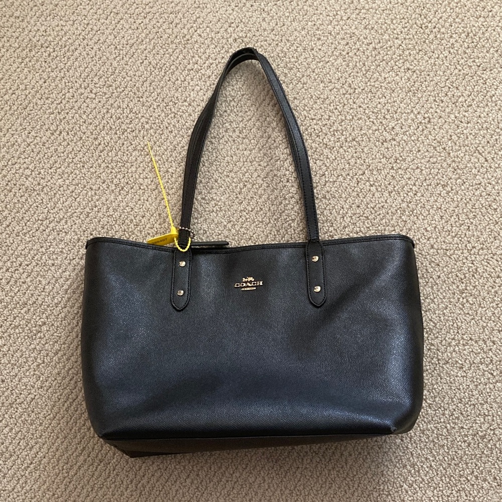 Coach Black Leather Tote Shoulder Bag Zip Top A1978-F58846 Strap Flaw GUC